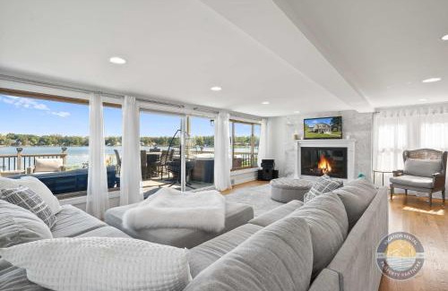 Salem Lakes House | Cross Lake Retreat with Hot Tub & Stunning Views