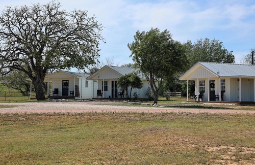 Fredericksburg Cottage | Cross Mountain Cottage 10 | Near 290 & Wine Country Porch