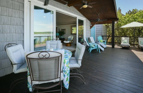 Graford Cabin | Cross Timbers: Stunning Views! Enchanting Peninsula Lakefront Home with Dock, Kayaks, Hiking!
