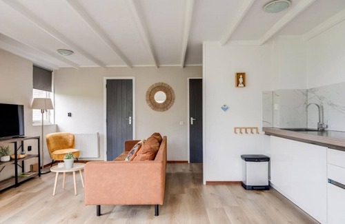Zwiggelte House | Crossbill I Chic Holiday Home with Wide Garden
