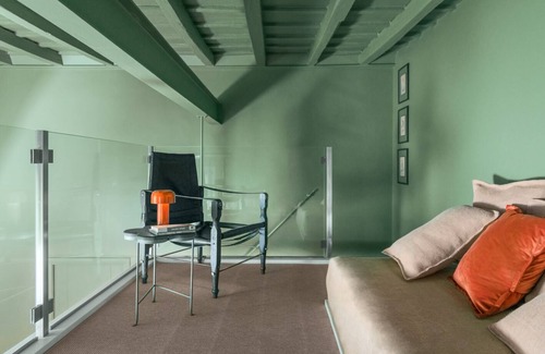 Rione III Colonna Apartment | Crossing Course fully equipped apt just 500 mt from the SPANISH STEPS