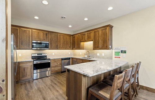 Crosslake Condo | Crosslake Condo 831| Indoor Pool, Hot Tub, Sauna
