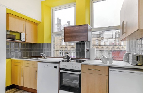 Halifax Cottage | Crossley Suite - UK38334