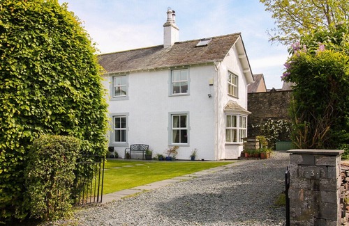 Keswick Cottage | CROW COTTAGE, romantic, with open fire in Keswick