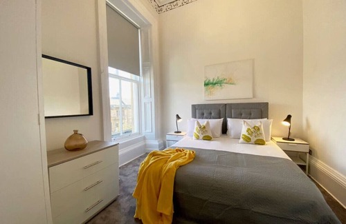 North West Apartment | Crown Apartments 12 -Comfortable apartment in Glasgow's trendy westend