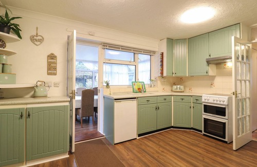 Wisbech Cottage | CROWN FARM, pet friendly, character holiday cottage in Upwell