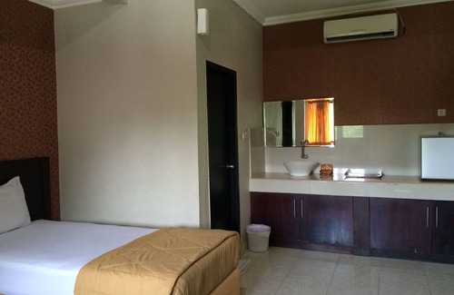 Mataram Hotel | Crown Hotel