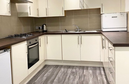 North West Apartment | Crown Lower level flat in Glasgow's Westend