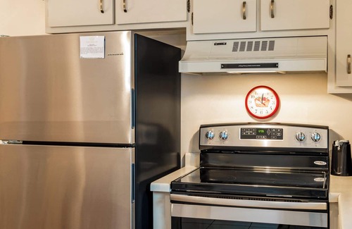 Lake Tansi Condo | Crown Resorts Lake Tansi East 2 Bedroom, 2 Bathroom Condo w/ 1 King, 2 Full Beds