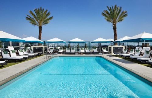 Norma Triangle Hotel | Crown Suite at The London West Hollywood, Free Breakfast, Rooftop Pool