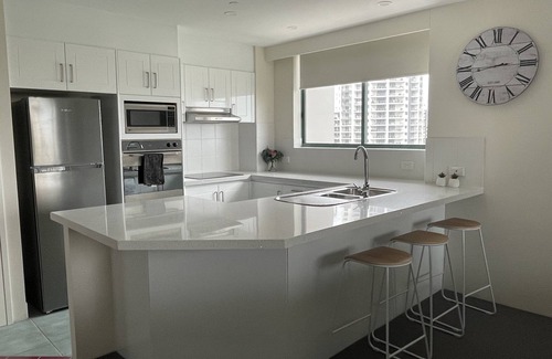 Surfers Paradise Apartment | Crown Towers Private Holiday Apartment- Surfers Paradise