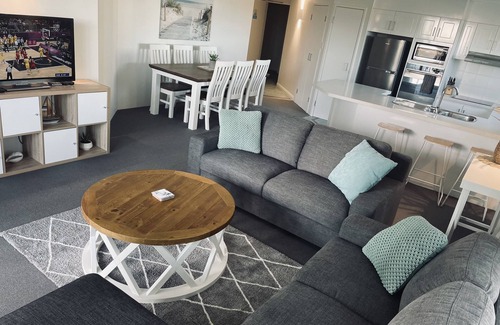 Surfers Paradise Apartment | Crown Towers Private Holiday Apartment- Surfers Paradise