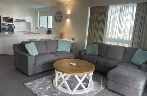 Surfers Paradise Apartment | Crown Towers Private Holiday Apartment- Surfers Paradise