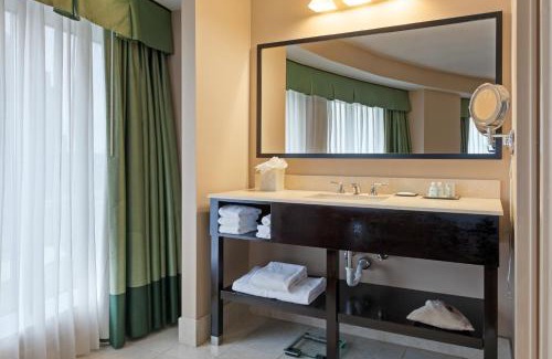 Playhouse Square Hotel | Crowne Plaza Cleveland at Playhouse Square by IHG