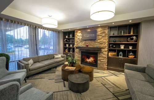 Niagara Falls Hotel | Crowne Plaza Niagara Falls NY Riverside by IHG