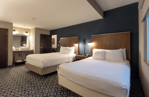 Niagara Falls Hotel | Crowne Plaza Niagara Falls NY Riverside by IHG