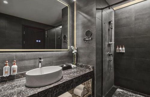 Jinshan Hotel | Crowne Plaza Shanghai Jinshan by IHG
