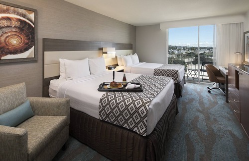 Ventura Hotel | Crowne Plaza Ventura Beach by IHG