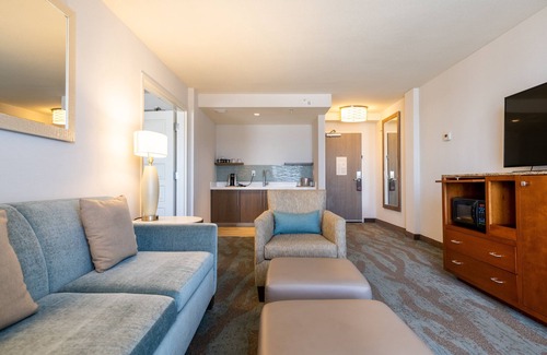 Ventura Hotel | Crowne Plaza Ventura Beach by IHG