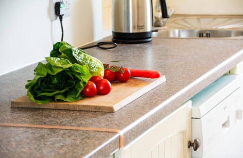 Bwlchtocyn Cottage | Crowrach - sleeps 7 guests in 3 bedrooms