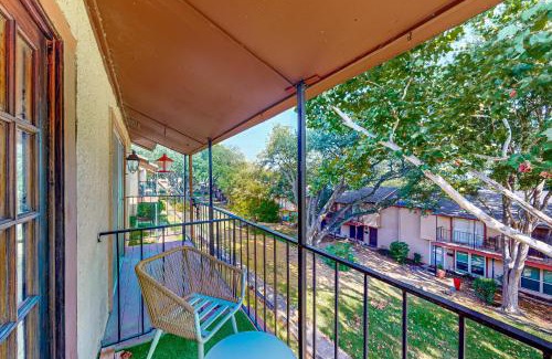 Garland Apartment | Crows Nest #E