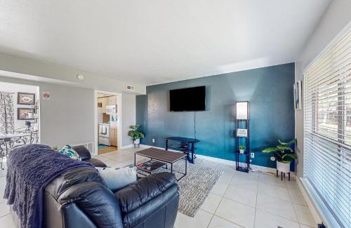 Garland Apartment | Crows Nest #E