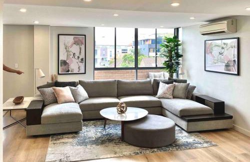 Crows Nest Apartment | Crows Nest - Executive Penthouse - 3 Bedroom- 5km to City