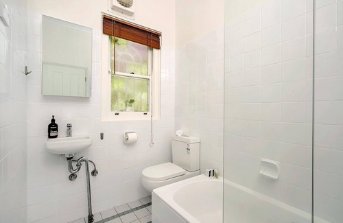 Crows Nest Apartment | Crows Nest - HUNT1 - Huntington Street - Ground Floor 1BR Retreat with Garden Access Near Vibrant Crows Nest