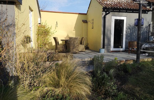 Croyde Cottage | Croyde cottage with direct access to beach path, close to pubs and shops.