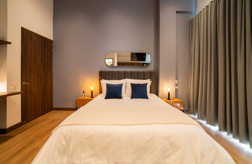 Granada Apartment | CRS 501 - Luxury Studio in Centenario w/Fast WiFi