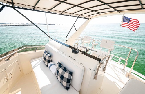 Destin Boat Rental | Cruise, Dine, and Stay aboard The Destin!