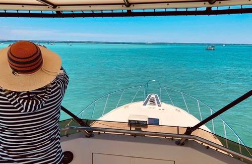 Destin Boat Rental | Cruise, Dine, and Stay aboard The Destin!
