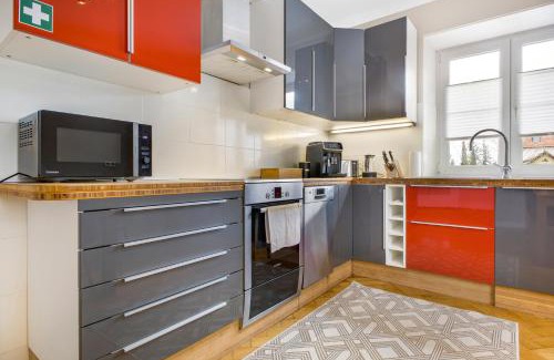 Nordbahnhof Apartment | cruwzo I Spacious 3 BR with WiFi Kitchen Games
