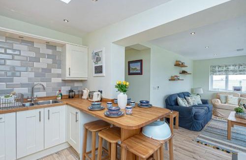 Rhosneigr House | Cryd Y Nant