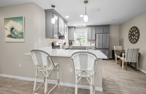 Crystal Beach House | CRYSTAL BEACH GETAWAY-STEPS TO THE GULF