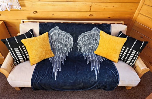 Cornville Cabin | Crystal Chalet Angel Wings