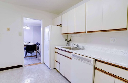 Crystal City Apartment | Crystal City Apt – Walk to Metro & D.C. Access