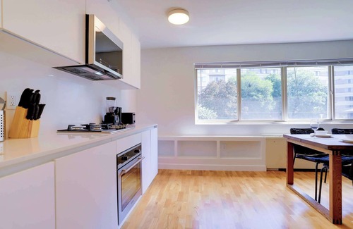 Radnor - Fort Myer Heights Apartment | Crystal City: Prime Location Apt