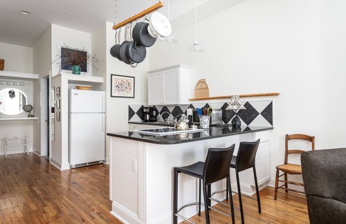 Beulah Apartment | Crystal Comfort, Suite 1