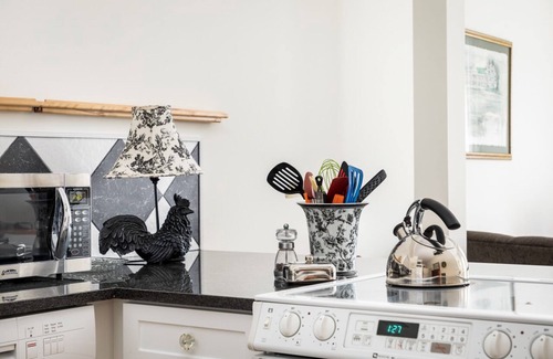 Beulah Apartment | Crystal Comfort, Suite 1