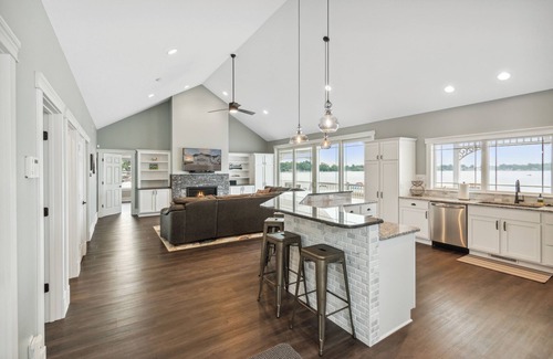 Crystal Condo | Crystal Lakefront Luxury Condo – North Shore, Crystal, Michigan