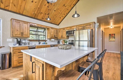 Angel Fire Cabin | Crystal Mountain Lodge * Walk to Resort! * Hot Tub
