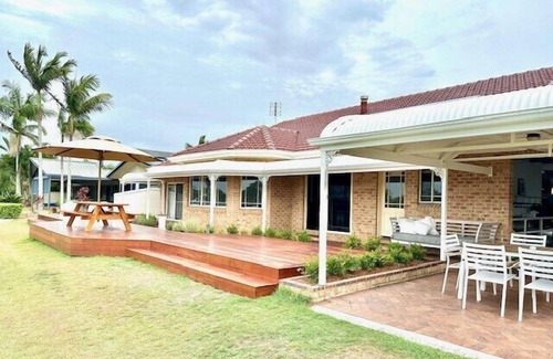 Yamba House | Crystal Palms, where every moment is a chance to unwind and embrace the beauty of coastal living.