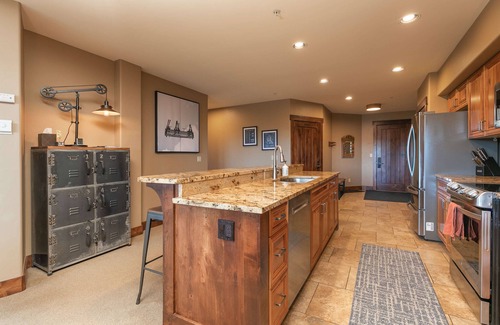Breckenridge Condo | Crystal Peak Expedition Condo: Ski-In, Ski-Out Luxury