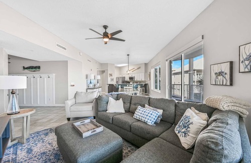 Avalon Beach Estates Condo | Crystal View 203 3 bedroom/ 3 bath unit Beach service great view SO MUCH SPACE