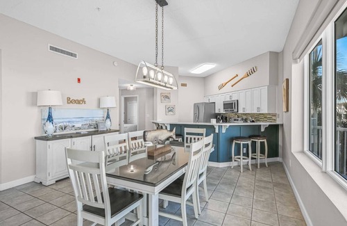 Avalon Beach Estates Condo | Crystal View 203 3 bedroom/ 3 bath unit Beach service great view SO MUCH SPACE