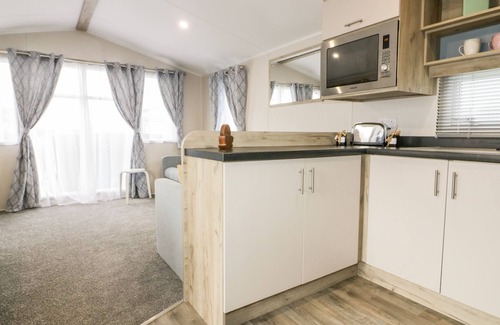 Truro Cottage | CUBERT NO.3, pet friendly, with hot tub in Goonhavern