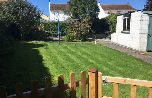 Cubert Cottage | Cubert. Renovated 16th C. cottage Nr Crantock Holywell and Polly Joke beaches