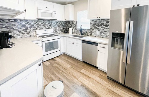 Ladera Heights House | Cubier - Peaceful Home Near SoFi Stadium- RB - WIN