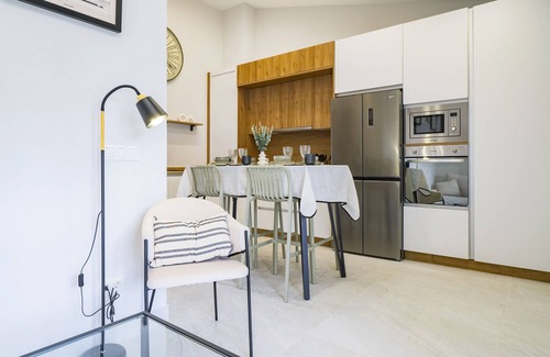 Alhaurin de la Torre Apartment | Cubo's Apartamento Lauro Golf Buganvilla/GOLF/community pool/air conditioning/free wifi